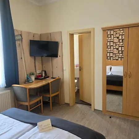 Am Kurpark-garni Отель 3*