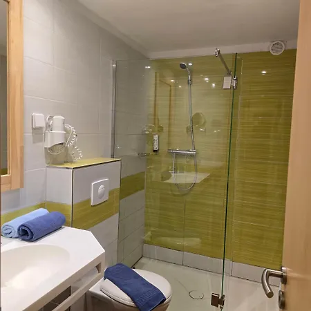 호텔 Am Kurpark- Sauna Kostenfrei Inklusive 3*