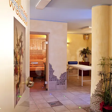 Отель Am Kurpark-garni Бад-Лаутерберг