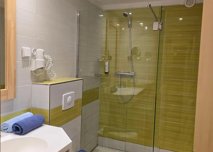 ホテル Am Kurpark- Sauna Kostenfrei Inklusive 3*
